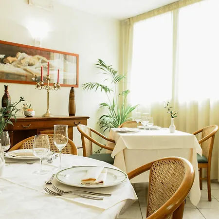 Adriana Hotel 3*