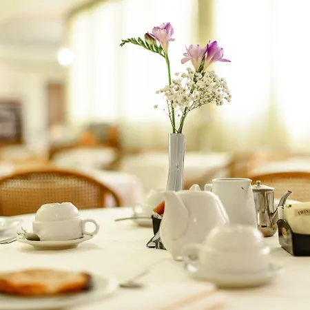 Adriana 3* Виареджо