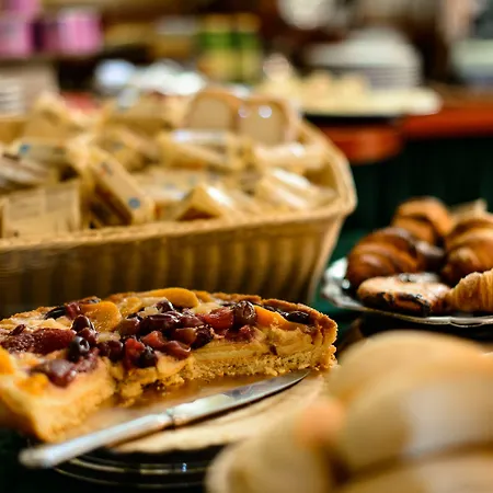 Adriana 3* Виареджо